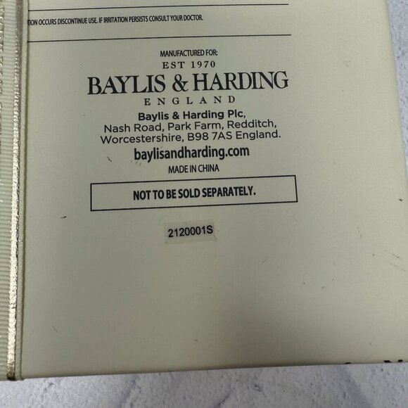 Baylis & Harding Jojoba Vanilla & Almond Oil Body Wash & Lotion Gift Set - Picture 4 of 5